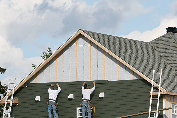 Professional Siding Repair technician working in Olmsted Falls, OH
